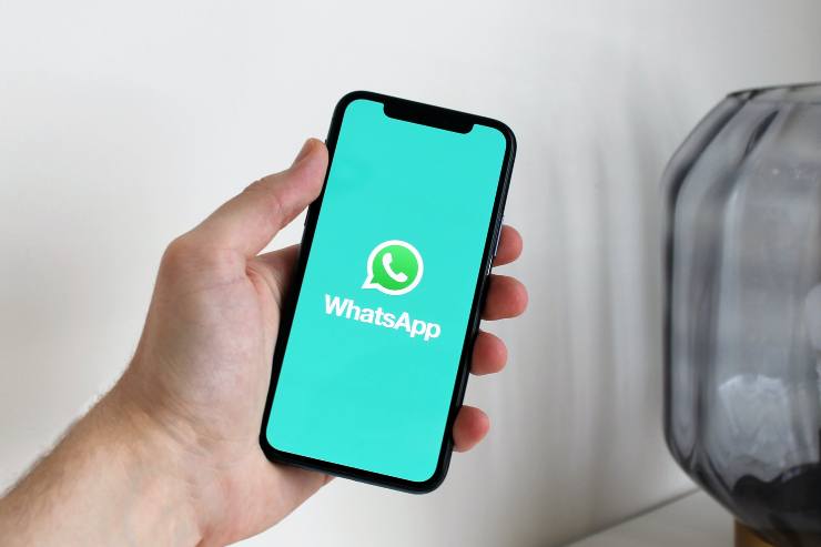 WhatsApp genitori controllare chat figli