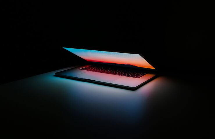Computer portatile al buio