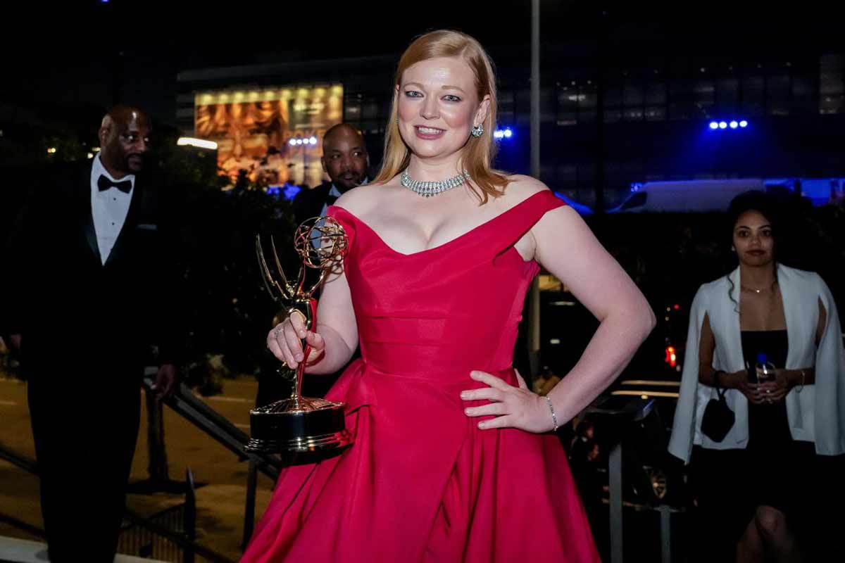 sarah snook di succession